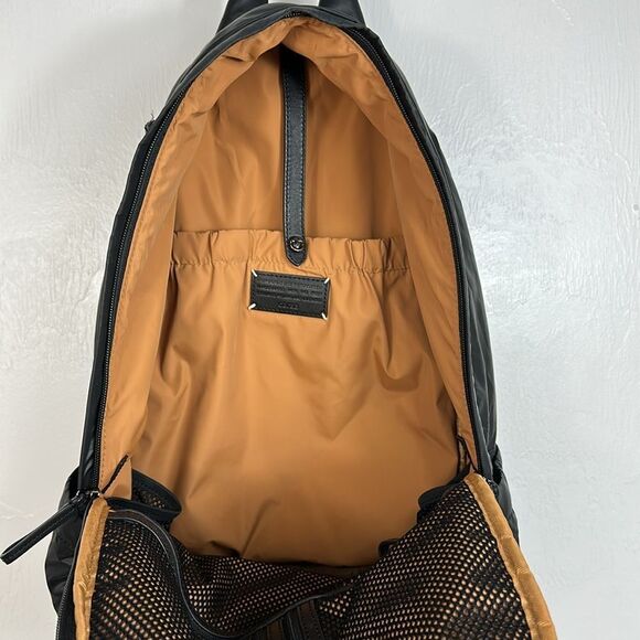 Caraa Stratus Travel Modern Medium Backpack In Black - Picture 9 of 14